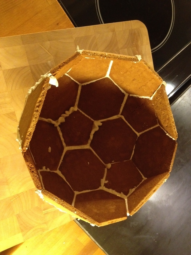 Free 3D file Geodesic Dome Gingerbread House 🏠・3D printing design to