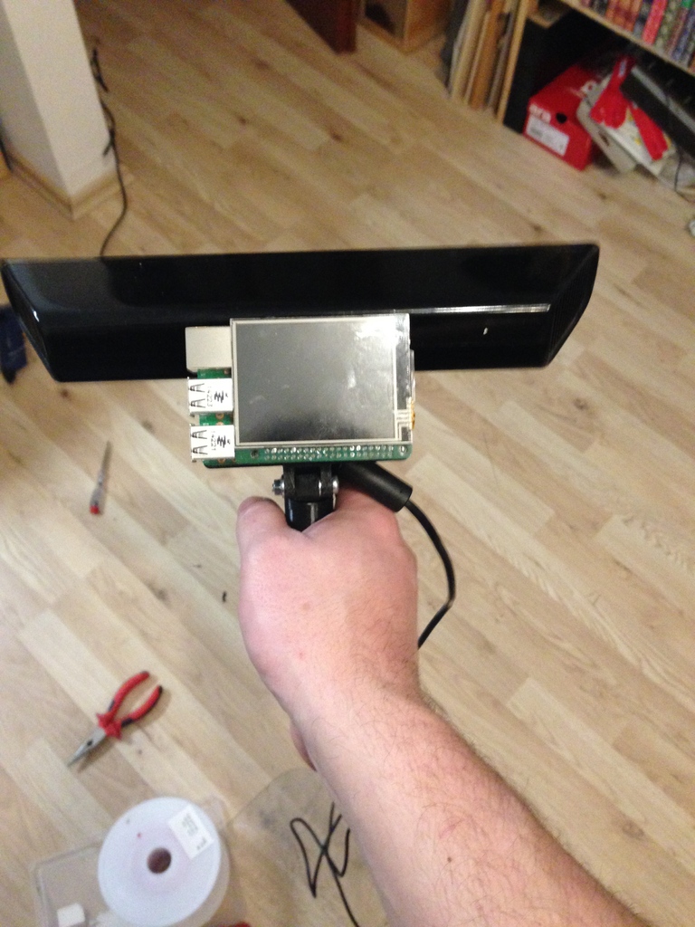 Free 3D file Kinect and Raspberry Pi2 with display mount・3D printable