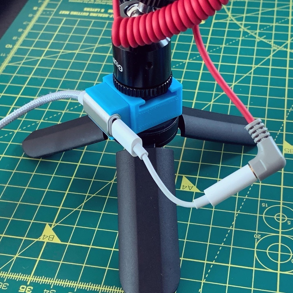 Free 3D file Tripod Cold Shoe Adapter・Object to download and to 3D