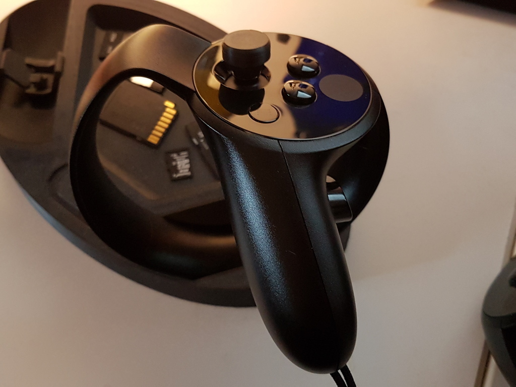 Free 3D file Oculus Touch Vive Trackpad emulation Fix・3D print design
