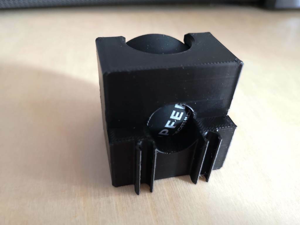 Free STL file Snap on squash ball feet for Ender 3 pro 🦶・3D print model