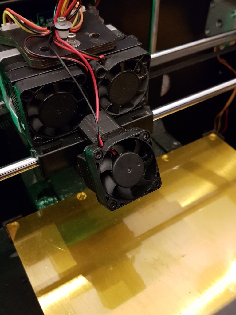 Free 3D file Adjustable Cooling fan, grill, cover. Air flow limiter