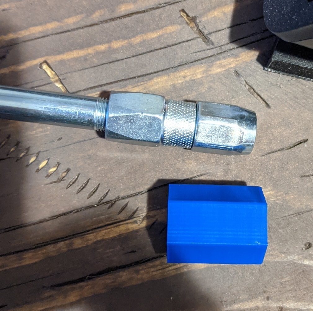 Free 3D file Grease Cap Slippery Pete Grease Gun 🧢・3D printer model