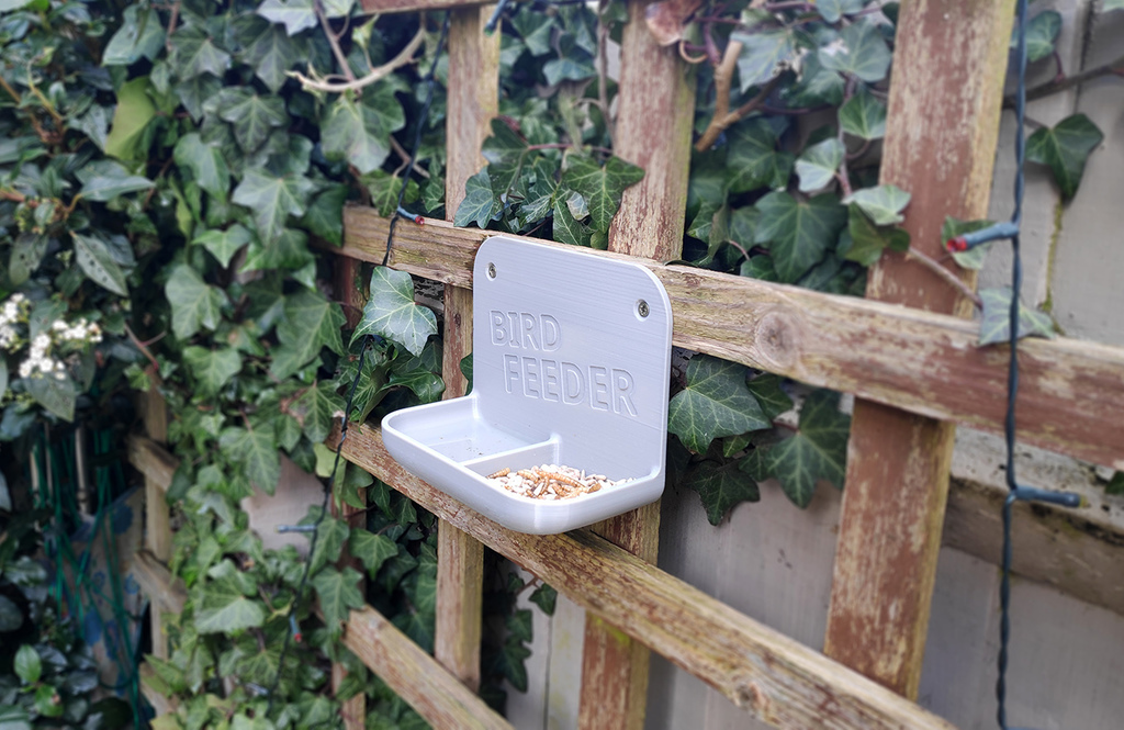 Free STL file Bird feeder & water dish Wall mounted・Template to