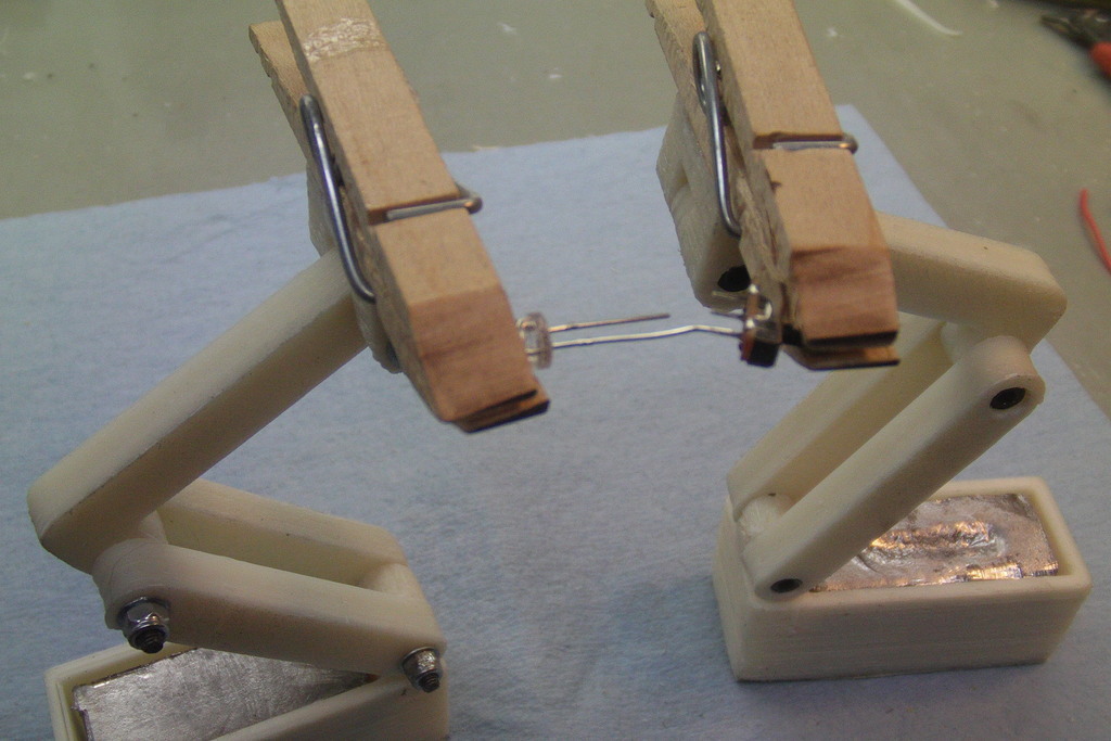 free-3d-file-lyman-folding-utility-clamp-3d-printable-model-to