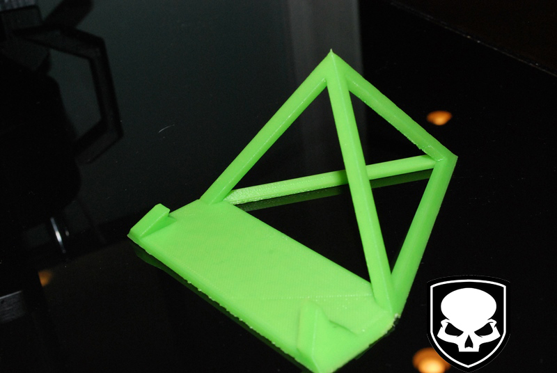 Archivo 3D gratis Pyramid Tablet / Phone Stand - impresiones sin ...