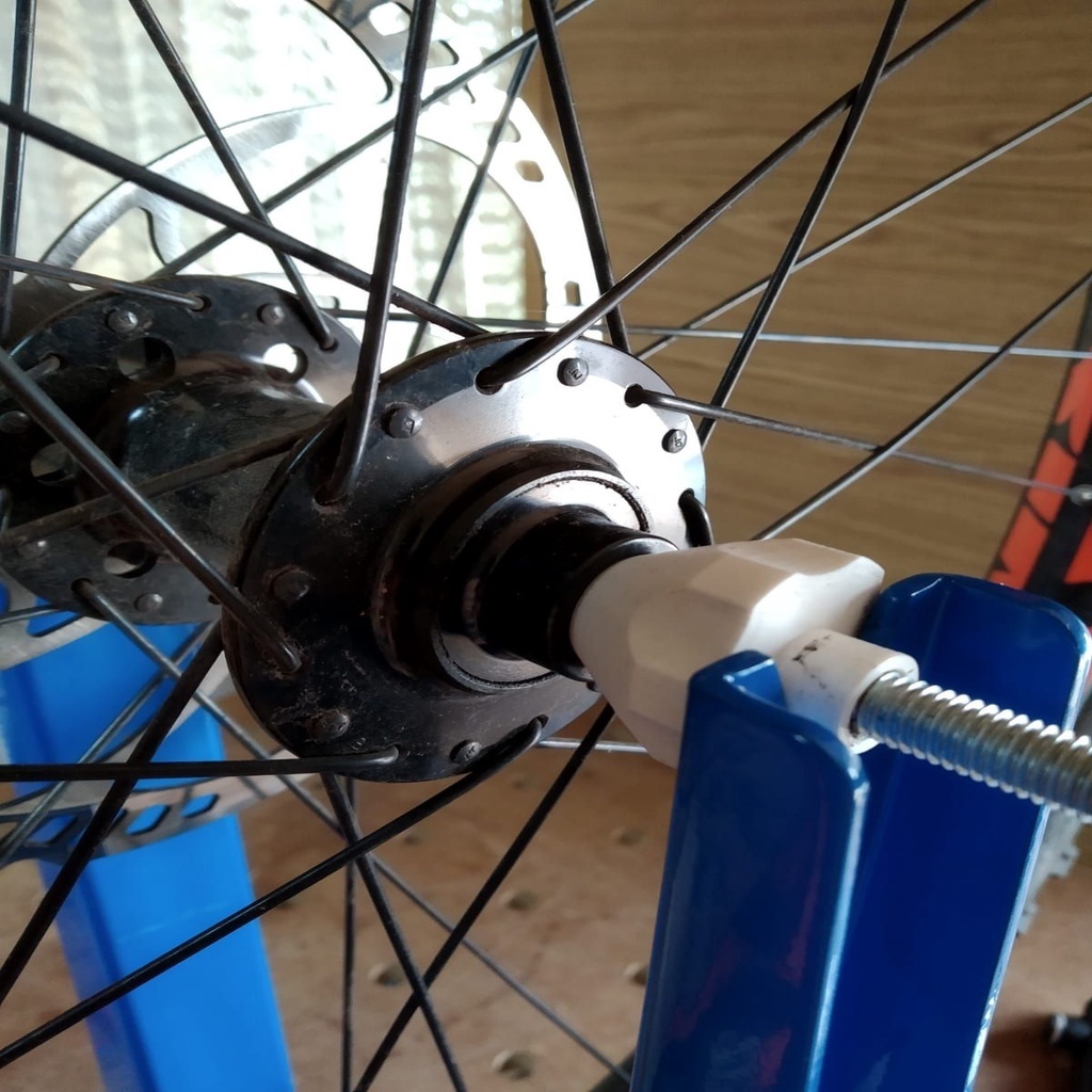 Free 3D file Through Axle Truing Stand Adapter Thru Axle Adapter Truing