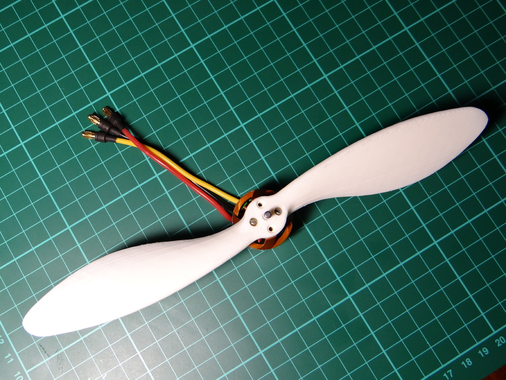 Free 3D file Custom Slow-Flyer Propeller 8x4.5 FAT version・3D printing template to download・Cults