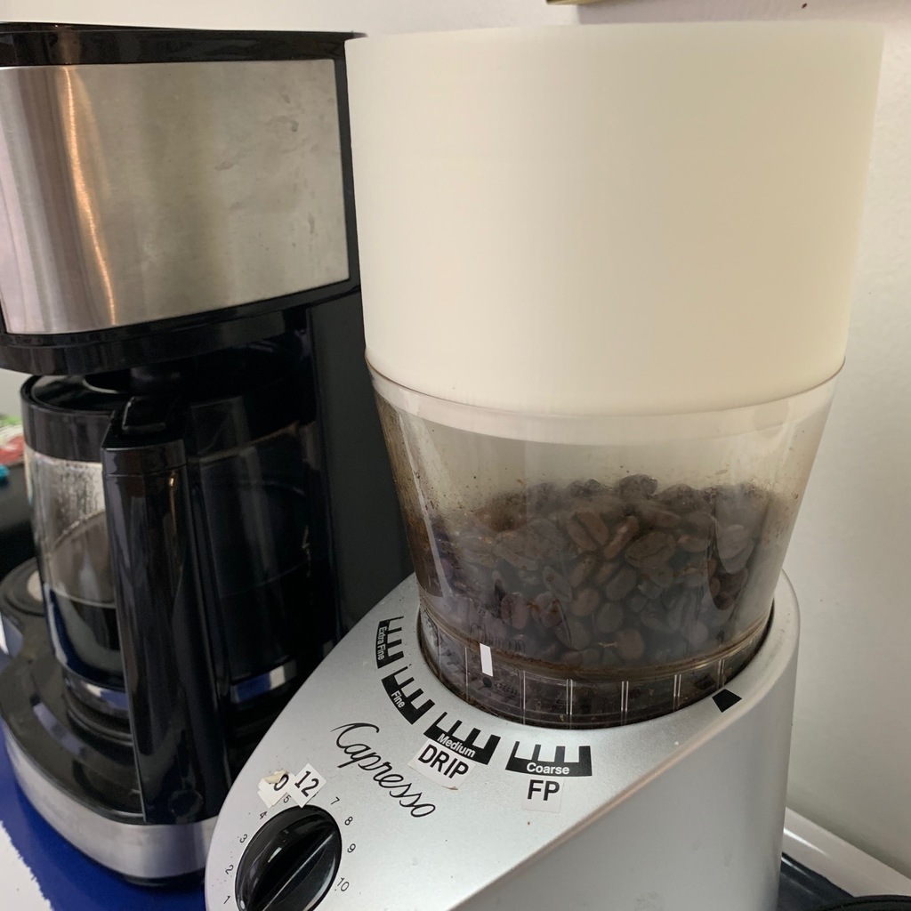 Free 3D file Capresso Bur Grinder Hopper Extender and Divider 1/2 Caff