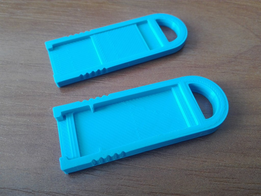 Free STL file ADATA UE700 pendrive case・Design to download and 3D print