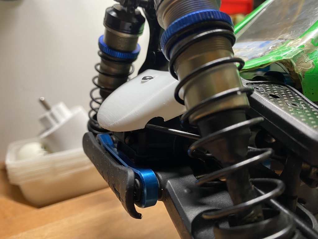 Team Associated RC8B3 torre ammortizzatori posteriore