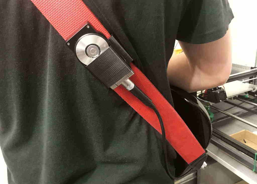 Free STL file Belt Clip For Rowin Golden Plug WS20 Wireless Guitar