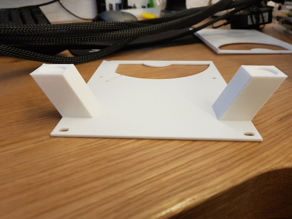 Free 3D file CR10 Control Box Fan Mod with feets 120mm・3D printing