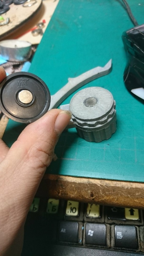 Free 3D file miniature painting handle・3D print design to download・Cults