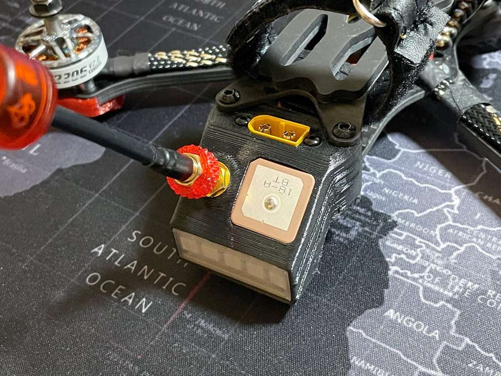 Archivo 3D gratis APEX 5 HD TAIL ANTENNA GPS LED XT60E-M HOUSING・Plan ...