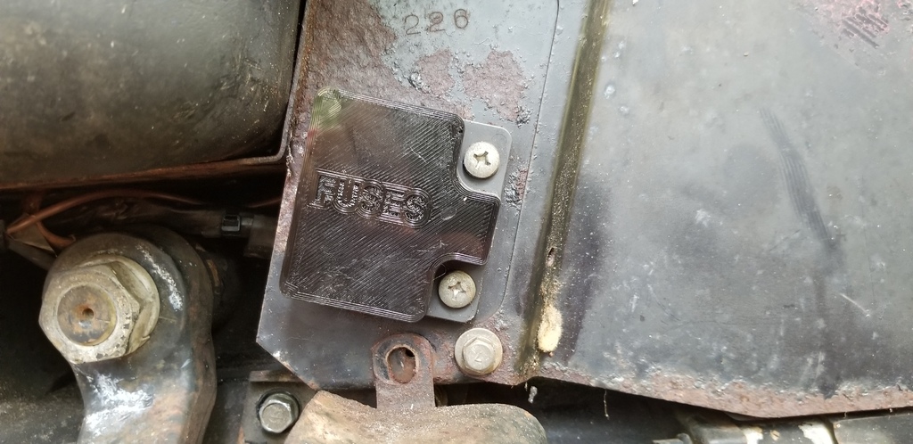 Free 3D file Yanmar Tractor Fuse Box Cover・3D printable object to