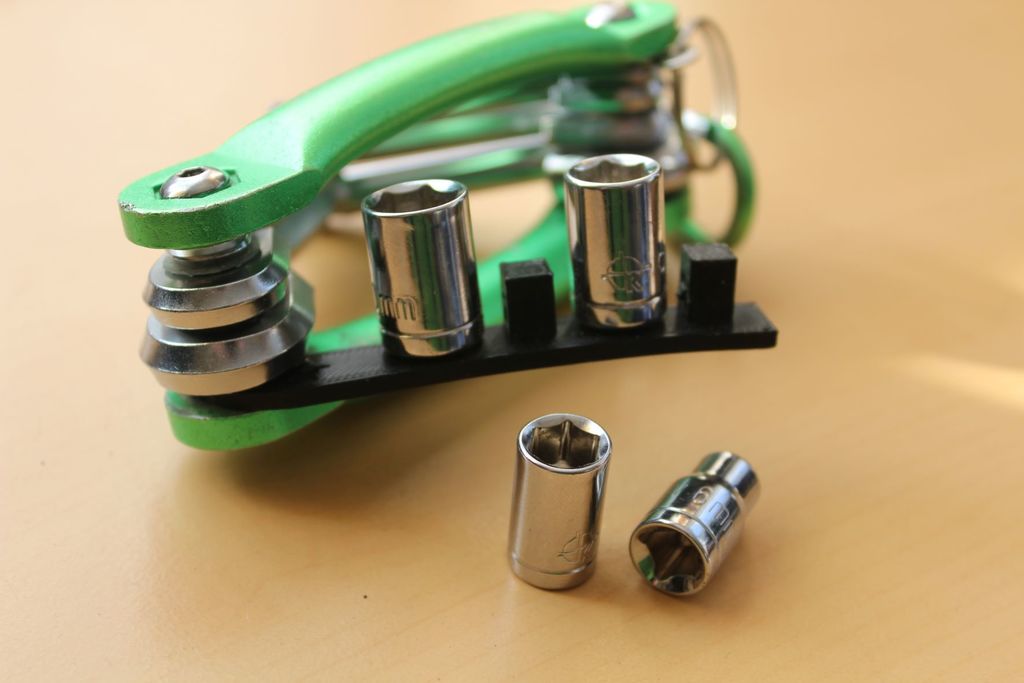 Free 3D file Nut holder for multifunctional wrench repair・3D printing