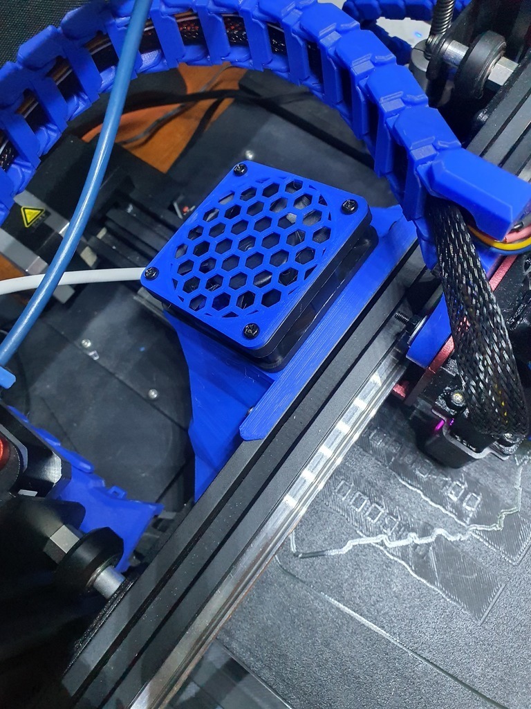 Free 3D file Rail Aux Part Cooling Fan Ender 3 v2・3D printable object