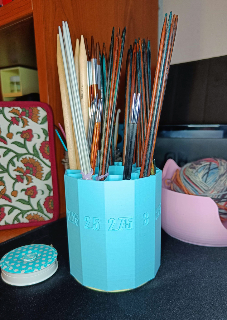 Free 3D file Rotating knitting needle organizer 🪡・Template to download ...