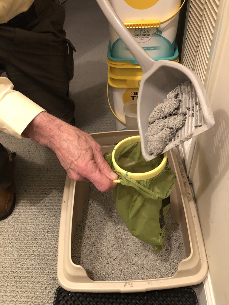 Free 3D file Catlitter bag holder 🐾・3D printable model to download・Cults