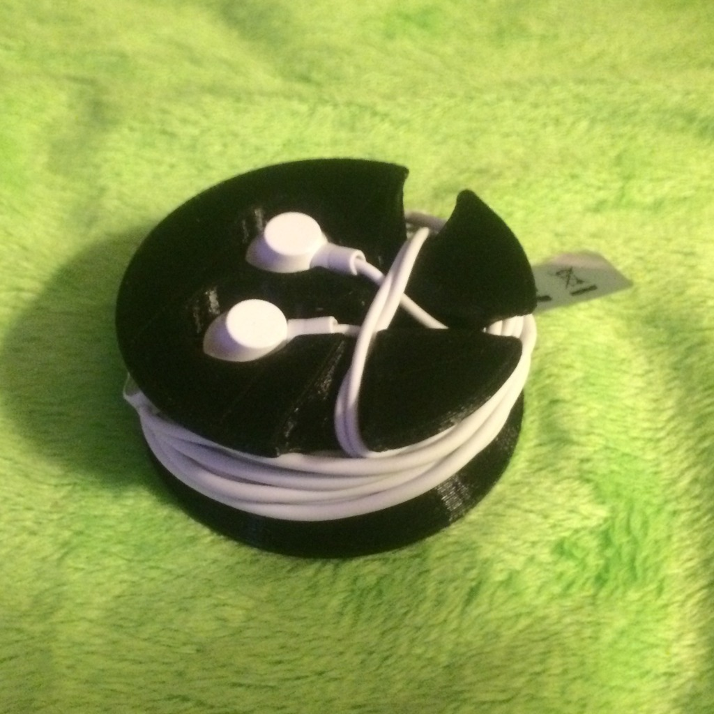 Free 3D file Universal Earbud Holder For Smaller Buds・3D print object ...