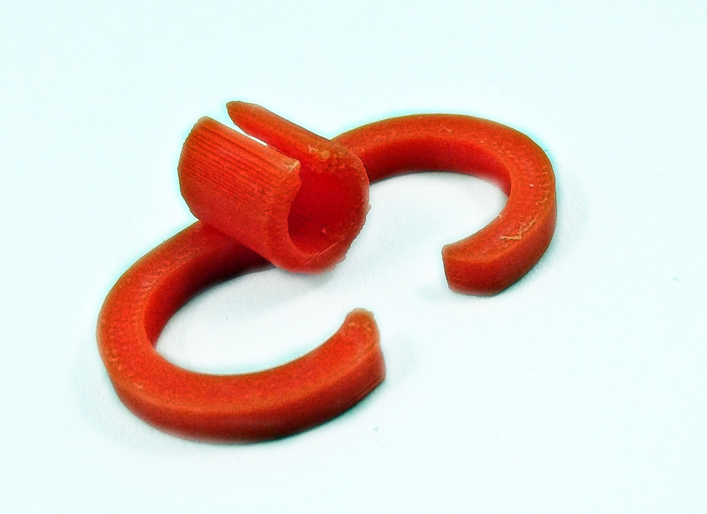 Free 3D file iPhone earbud holder・3D print model to download・Cults