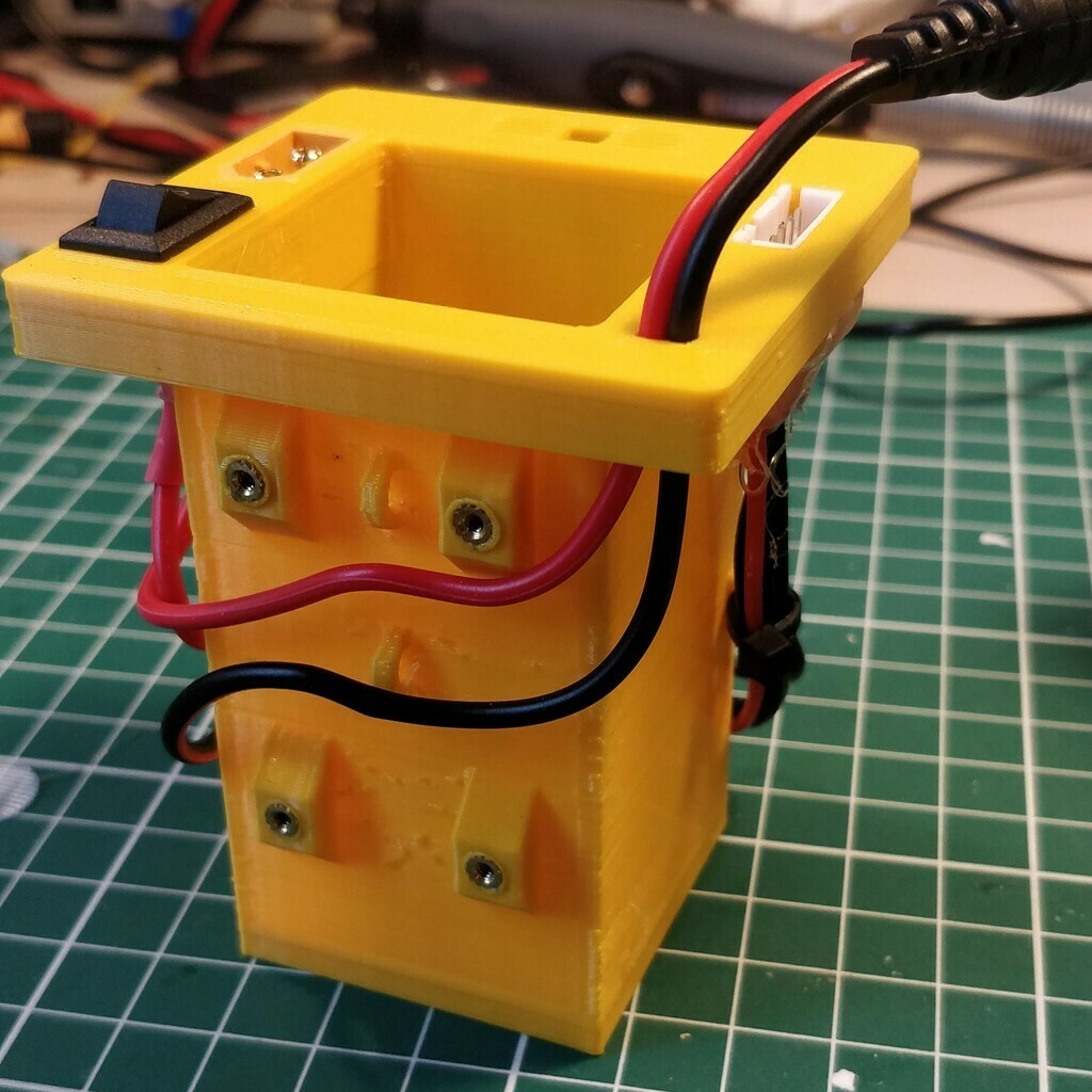 Free 3D file Battery Holder With a Belt Clip For FPV Goggles 🔋・3D ...