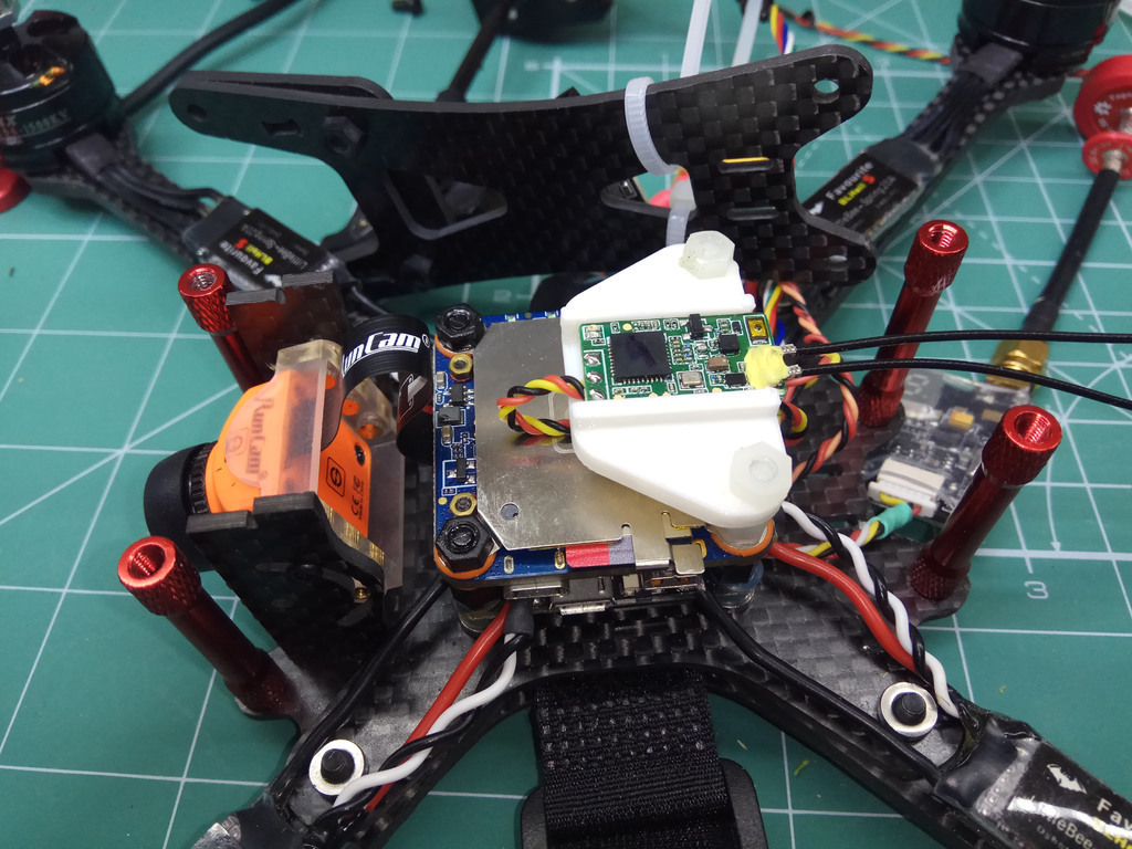 Free 3D file FrSky XM+ resiver mounting 30X30 🚁・Template to download ...