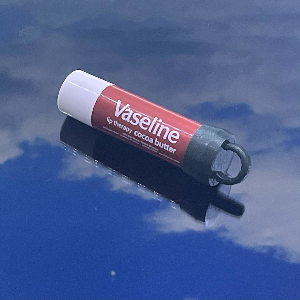 Free 3D file Lip Balm Keychain Adapter / Attachment (for Vaseline Lip