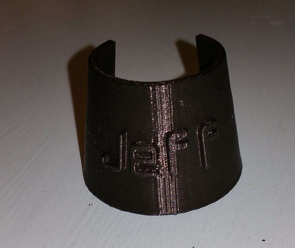 Free 3D file Customizerenabled Bottle Name Tag Generator 🍾・3D print