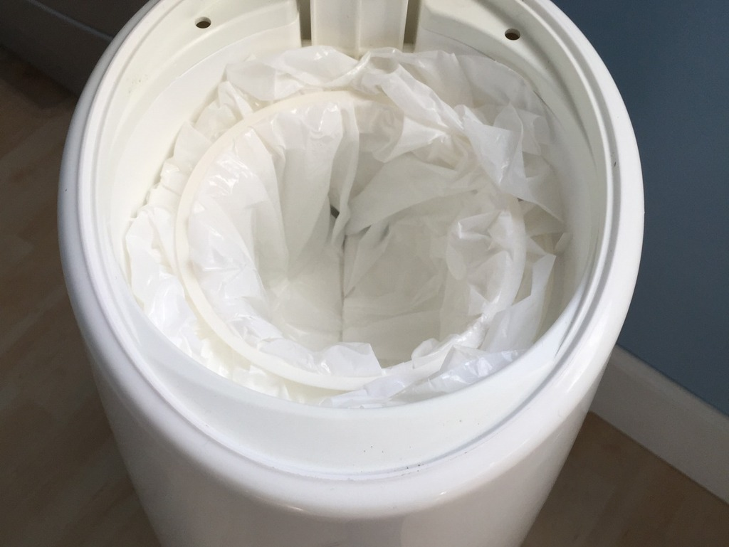 Archivo 3D gratuito Diaper Genie Bag Adapter・Objeto para descargar e