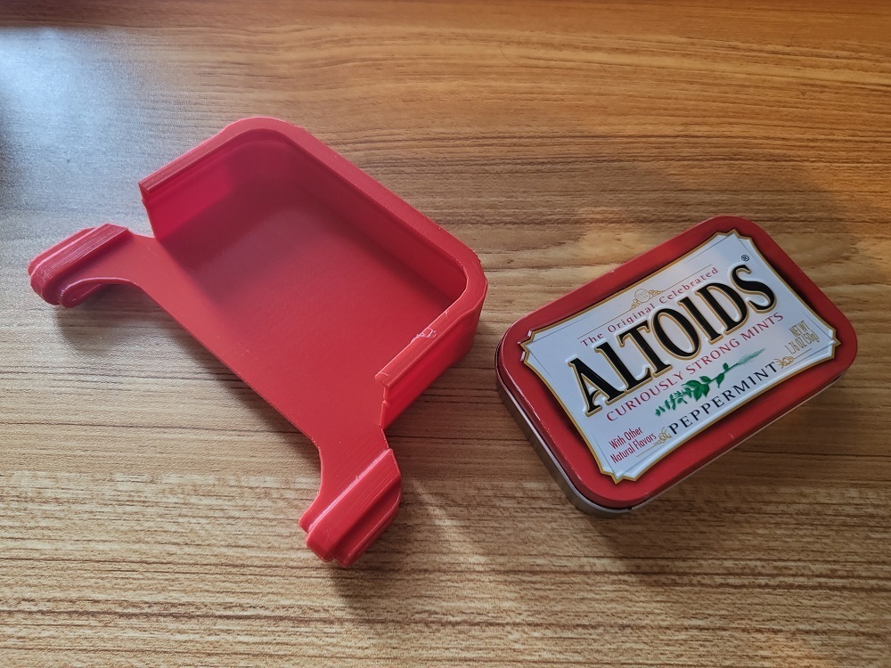 Free 3D file Altoids tin holster that bridges between pockets・3D ...