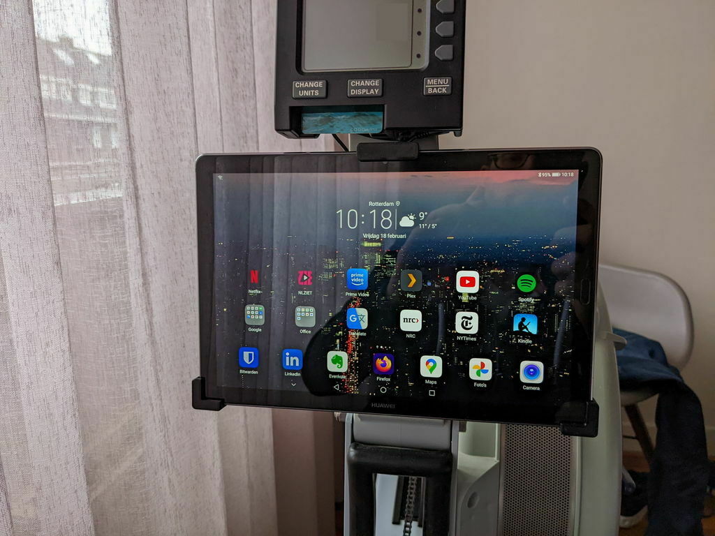 Бесплатный 3D файл Крепление для iPad / планшета для гребного тренажера