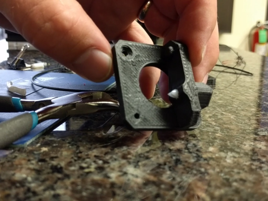 Free 3D file Flexible Filament Extruder Upgrade for Creality CR7, CR