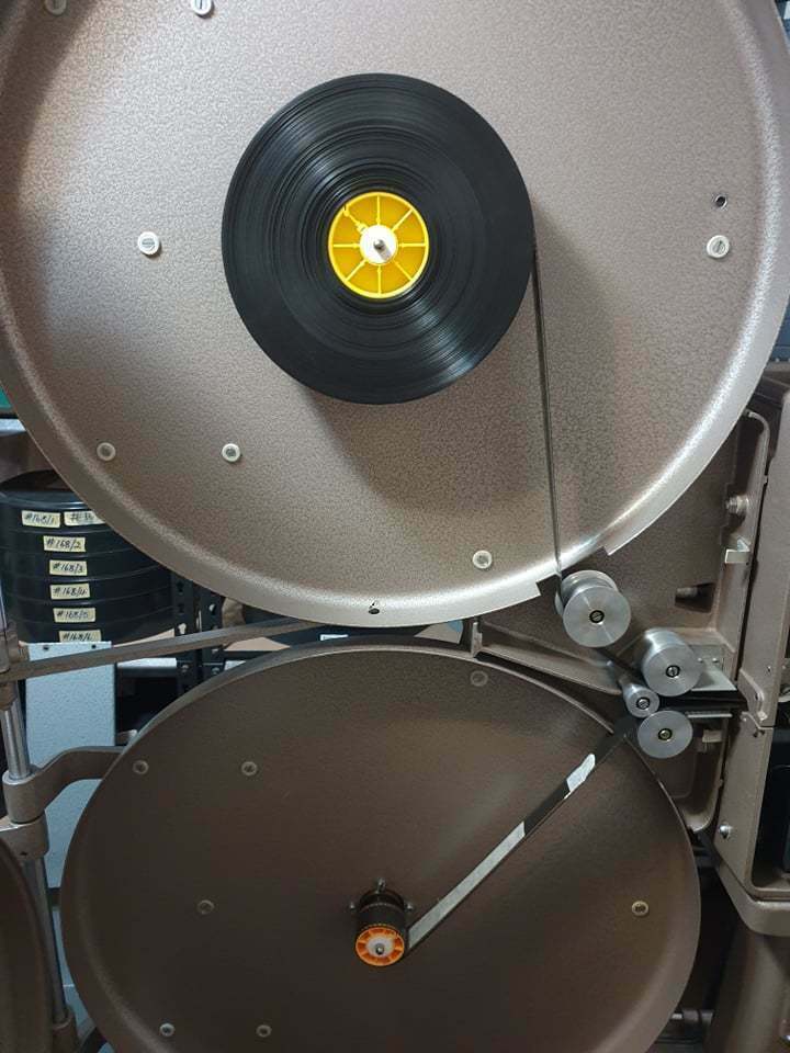 Free 3D file European 35mm Projector Core Adapter・3D printer model to ...