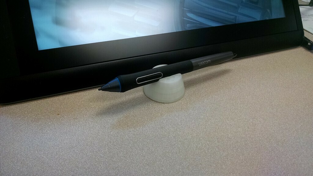 Free 3D file Cintiq or Tablet Stylus Holder 🖊️・3D printable model