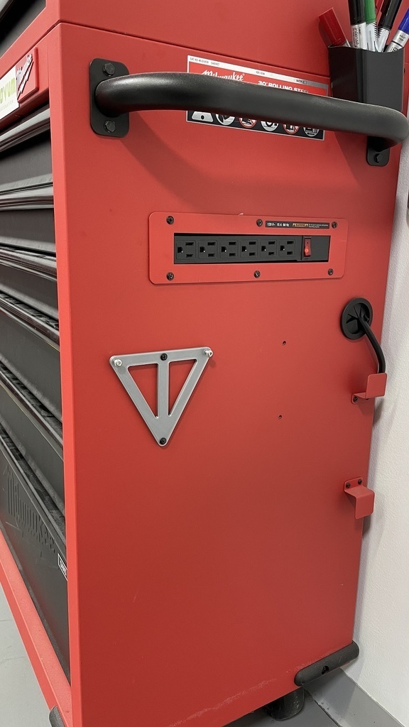 Free 3D file Milwaukee To Dewalt Battery Charger Mount Adapter 🔋・Model