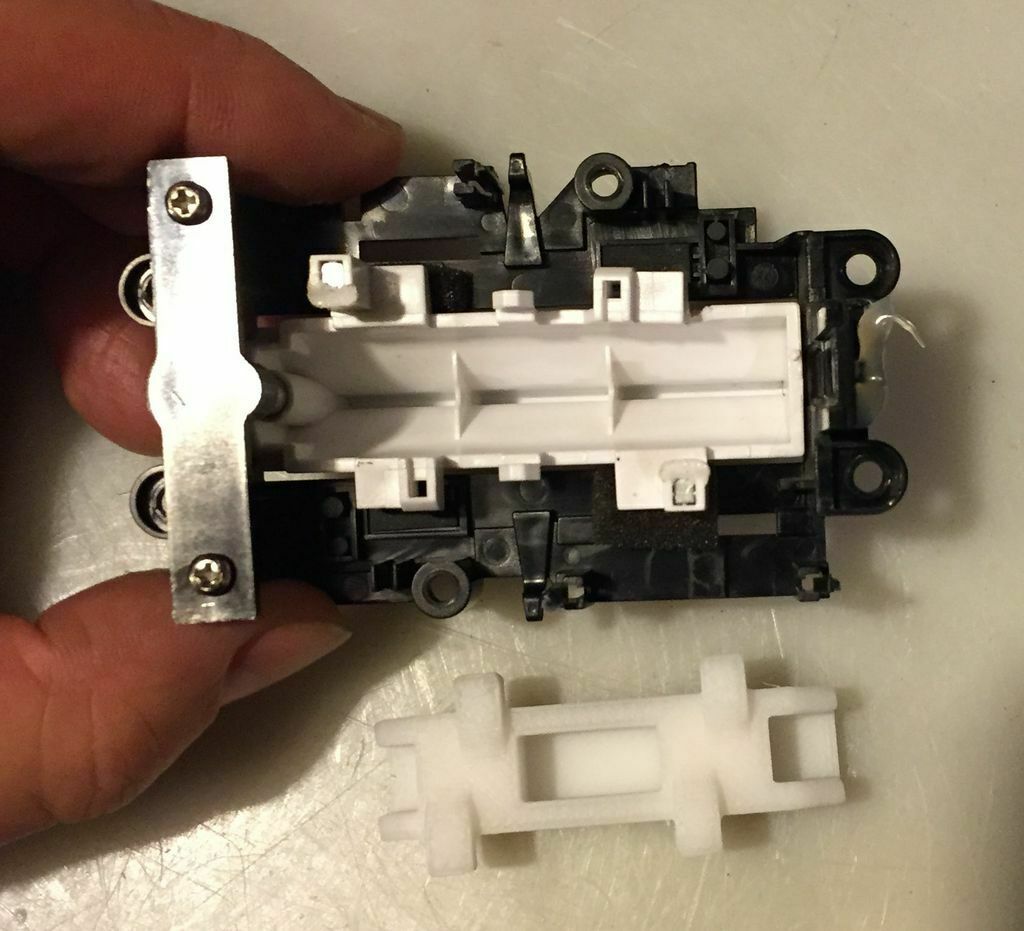 Free 3D file Rock Band Guitar Strum Bar Fix Insert・3D printing template