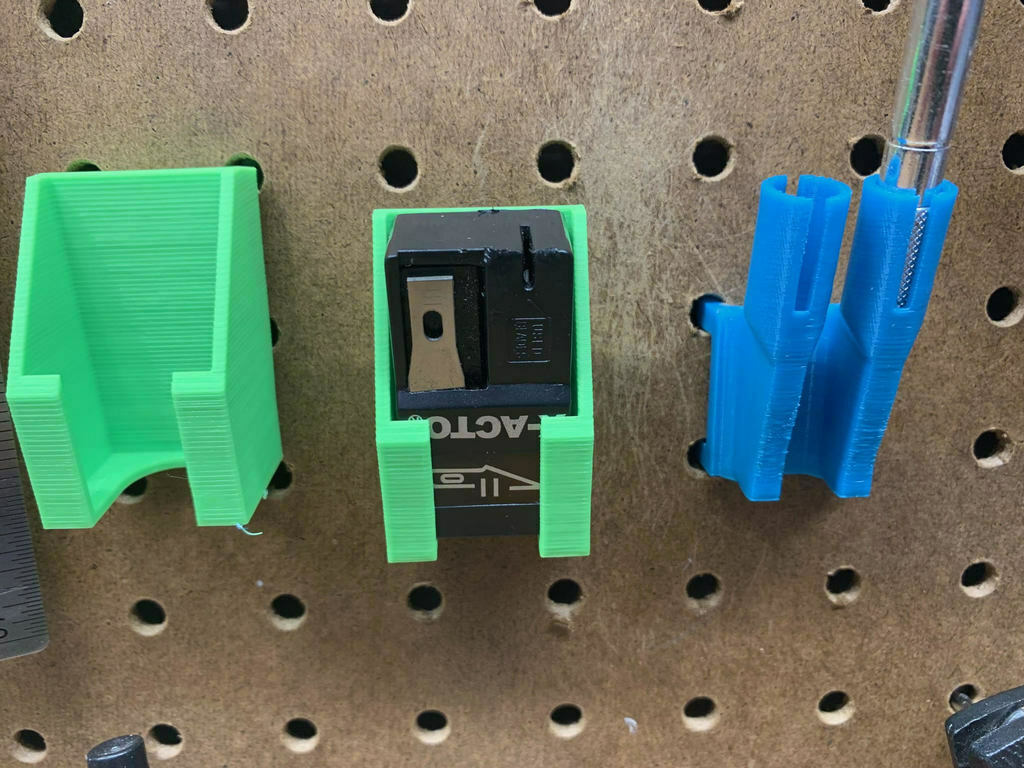 Free 3D file Pegboard XActo Blade Holder Holder 🛠️・3D print model to