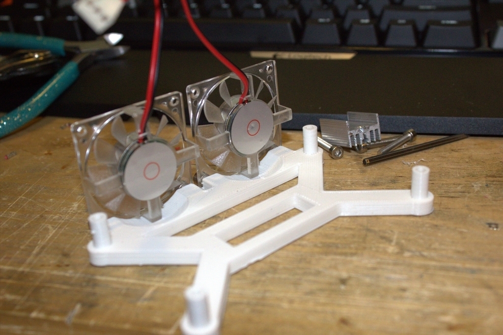 Free 3D file PrintrBoard Mount w/Fans 🧞‍♂️・3D print model to download・Cults