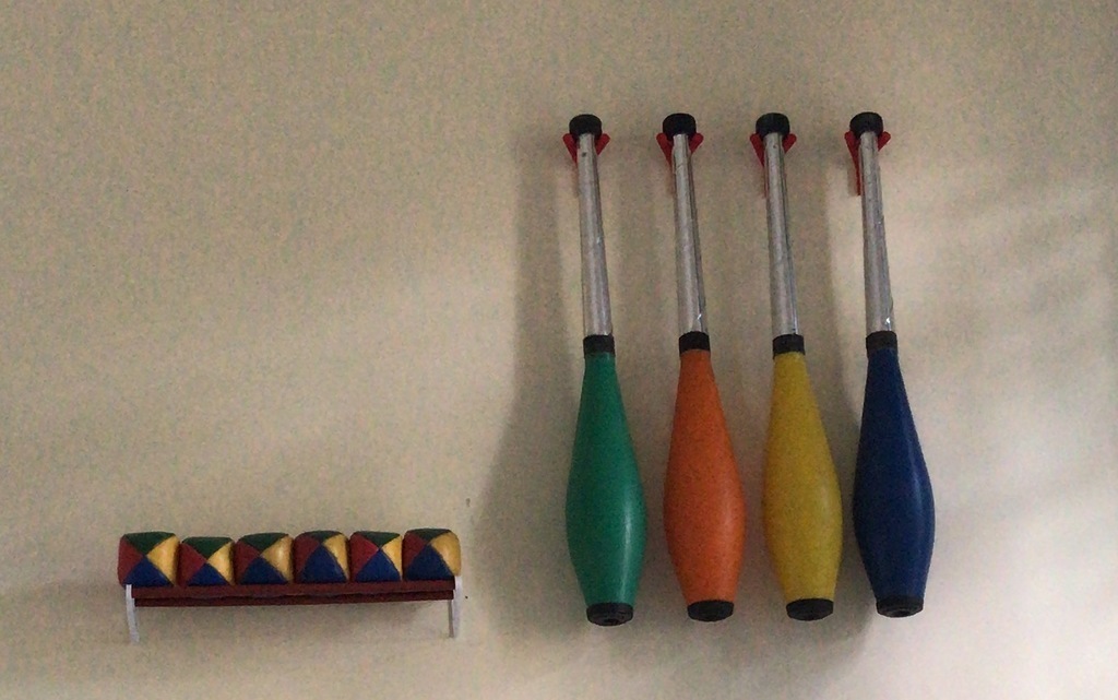 Free 3D file juggling club holder 🤹・3D printable design to download・Cults