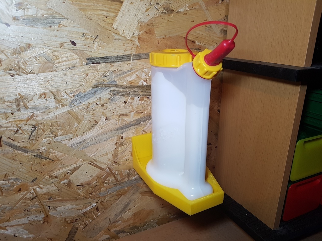 Free 3D file Glu Bot wall bracket 🤖・3D printing idea to download・Cults