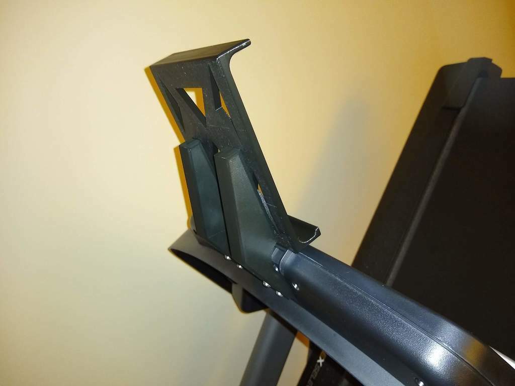 Free 3D file Nordictrack T6.7S Treadmill Tablet Holder 📱・Template to