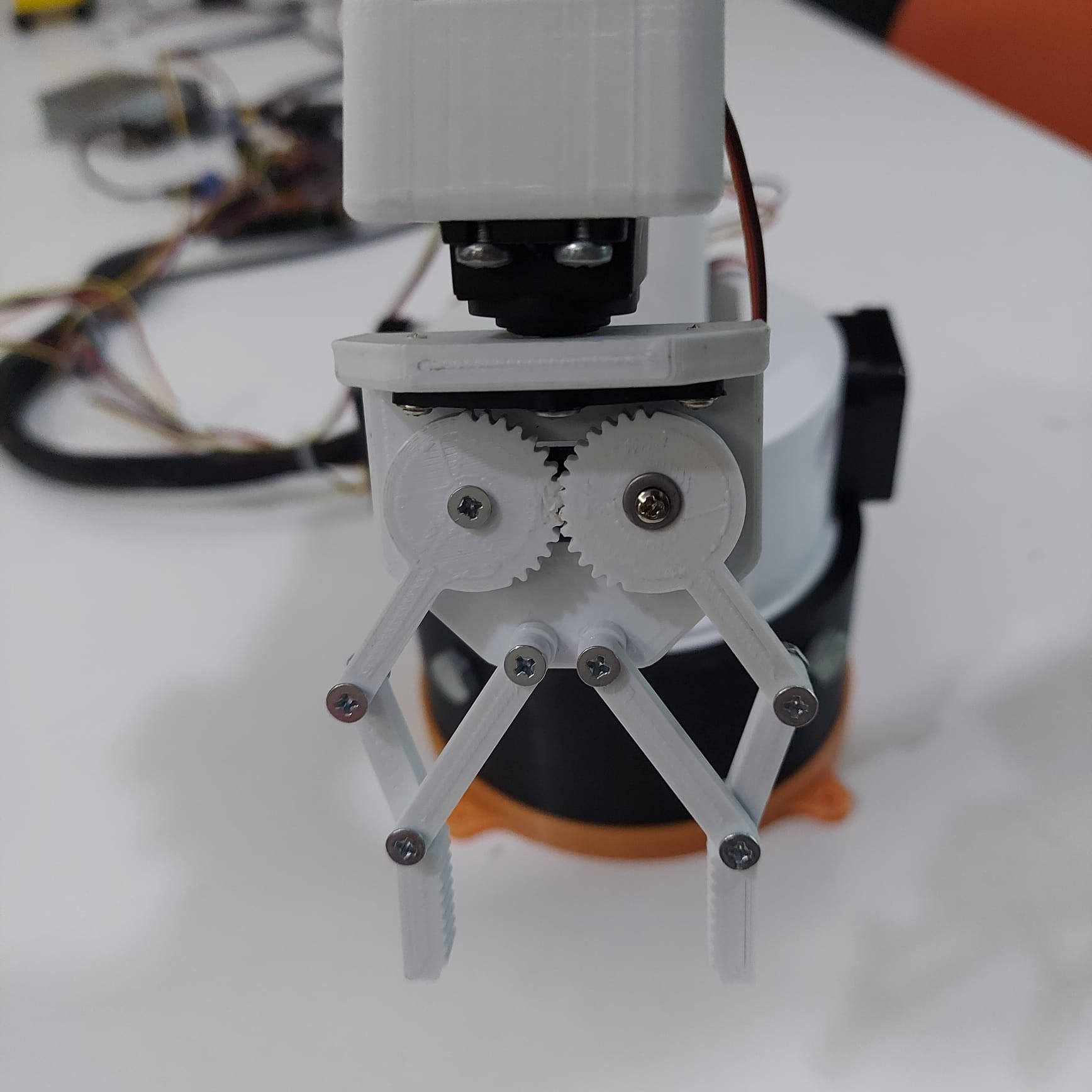 3D file 5DOF Robotic Arm MARK-I 💪・3D printing model to download・Cults