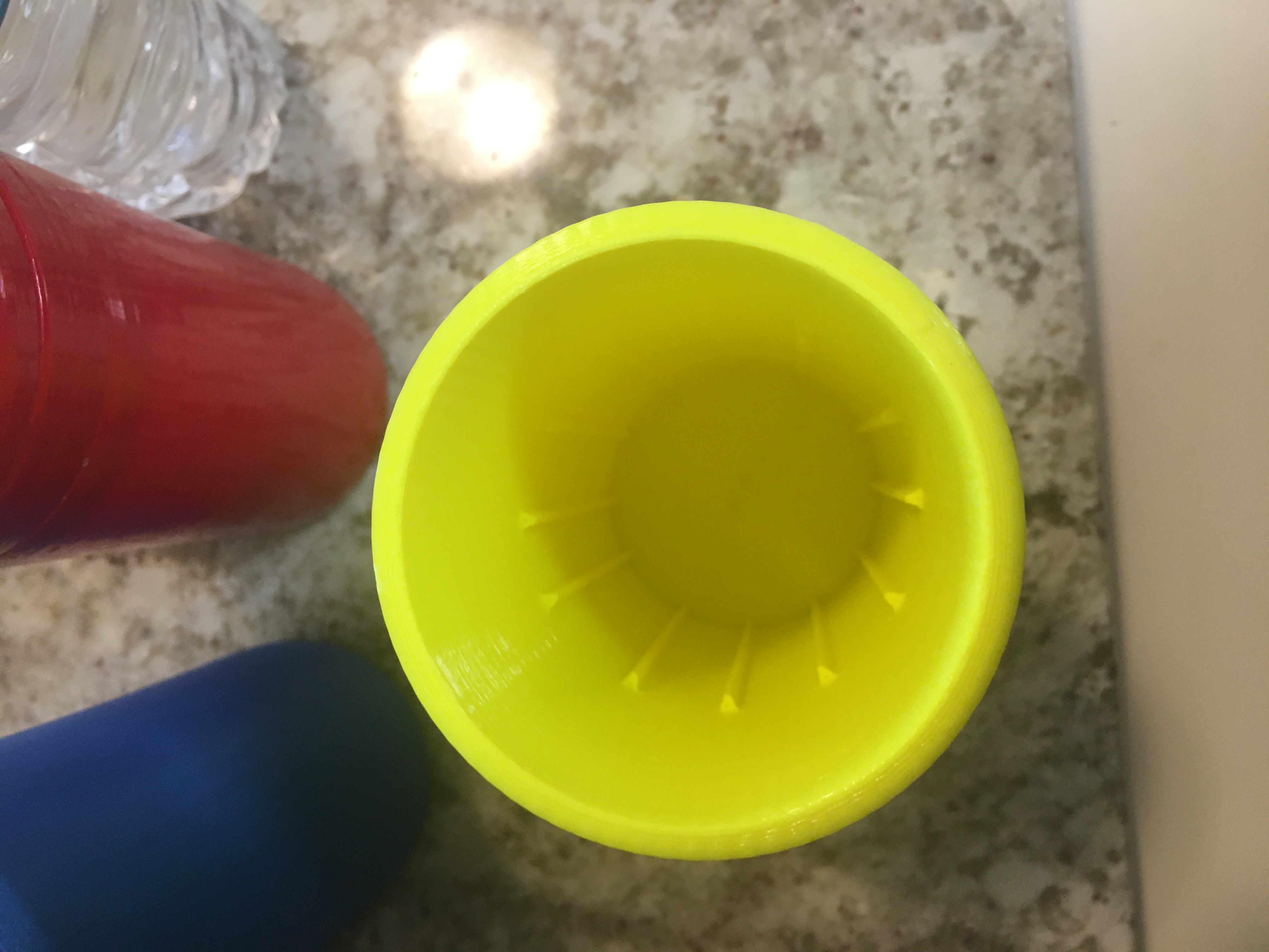 STL file 16.9oz zephyrhills water bottle sleeve / holder・3D printer