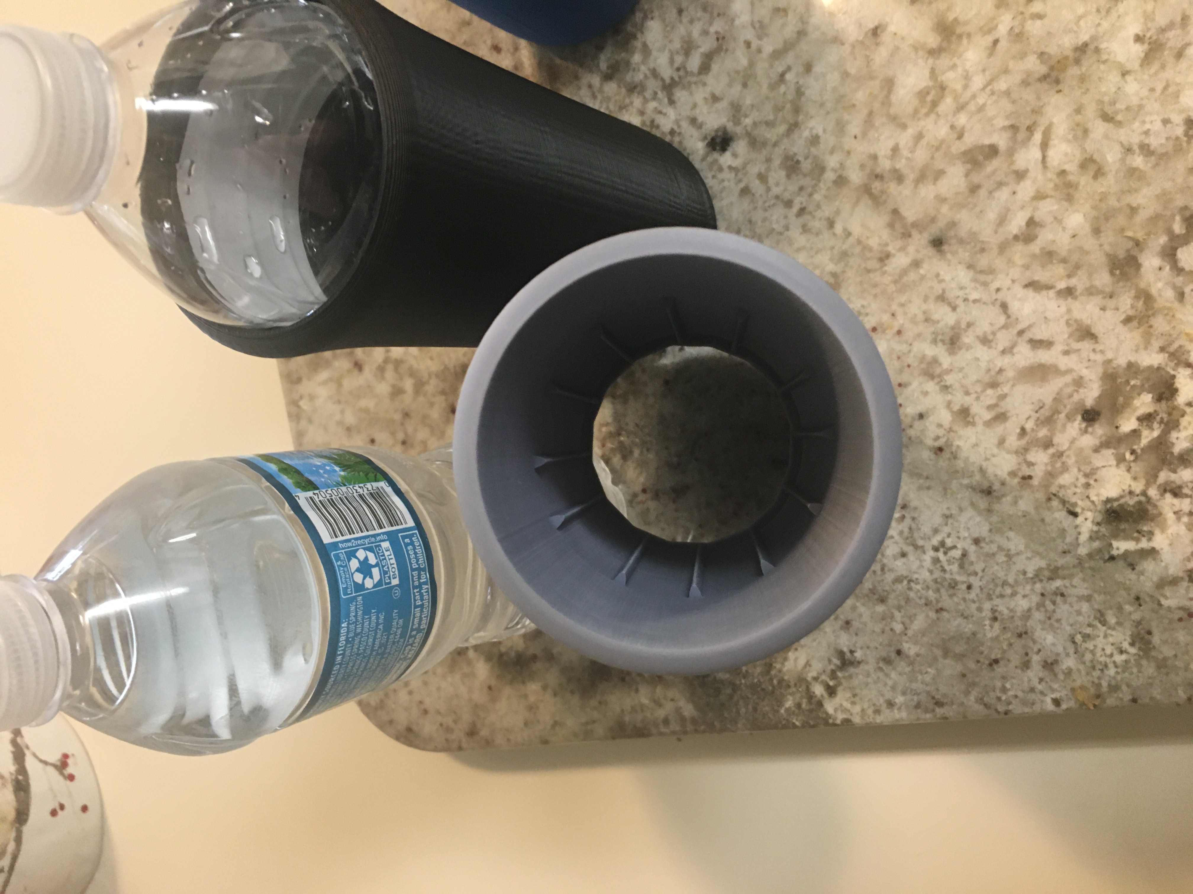 STL file 16.9oz zephyrhills water bottle sleeve / holder・3D printer