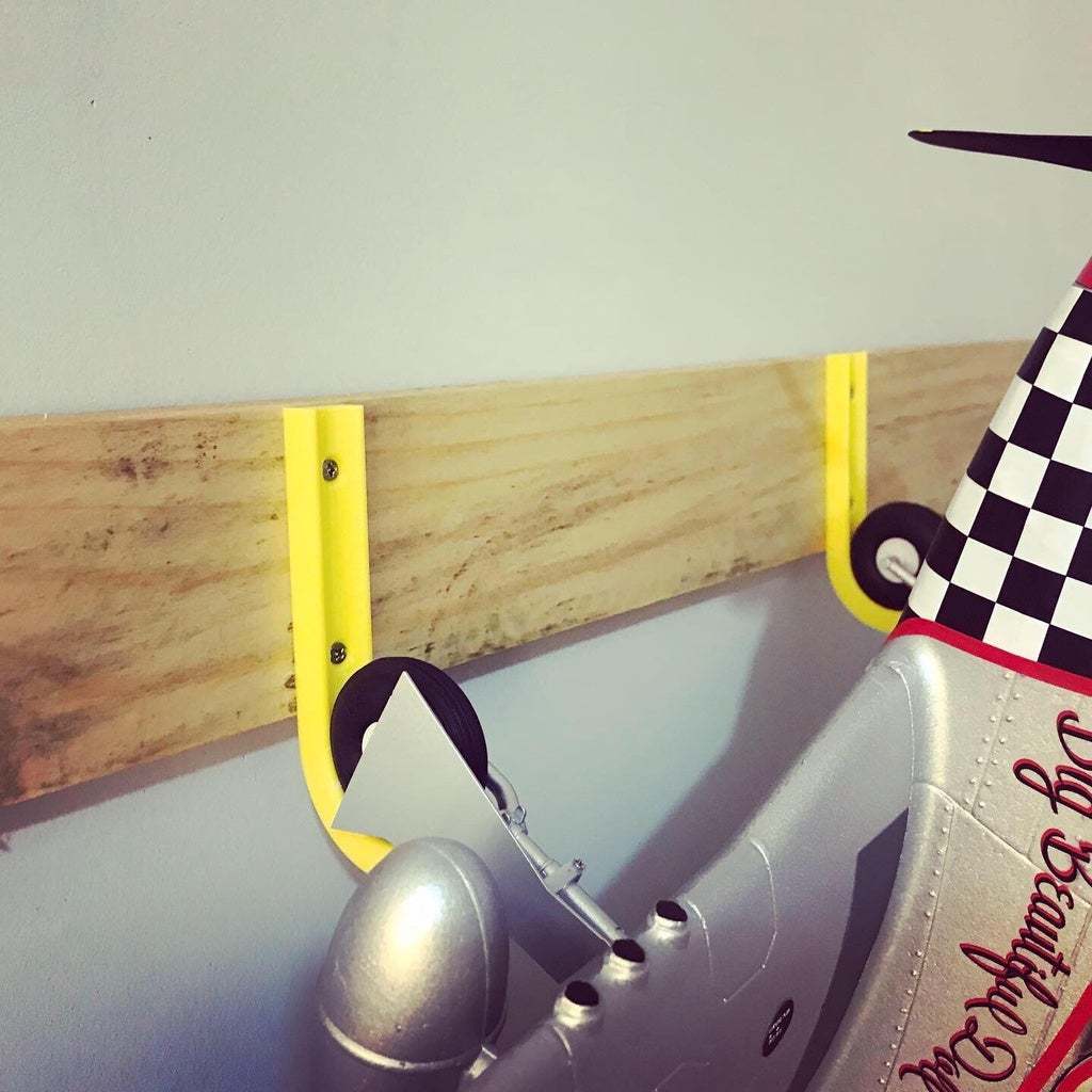 Free STL file RC airplane P51 mustang wheel hanger wall mount・3D